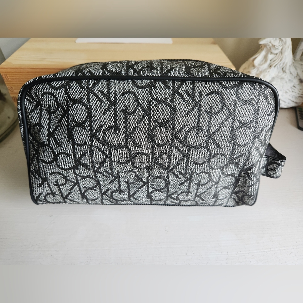 Calvin Klein Toiletry Bag
